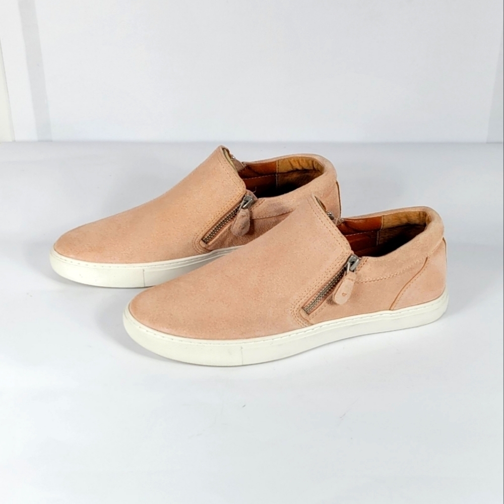 Gentle Souls Lowe Suede Slip-on #742 Size 9